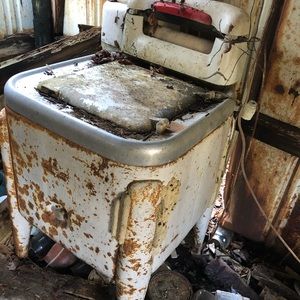 1950’s Maytag Wringer Washington Machine